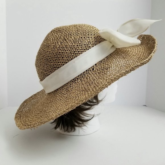 Vintage Accessories - VINTAGE Women's Tan Straw Wide Brimmed Summer Hat